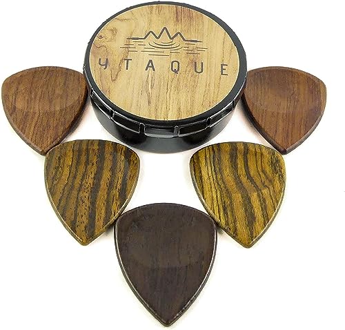 Plektren aus handgearbeitetem Edelholz